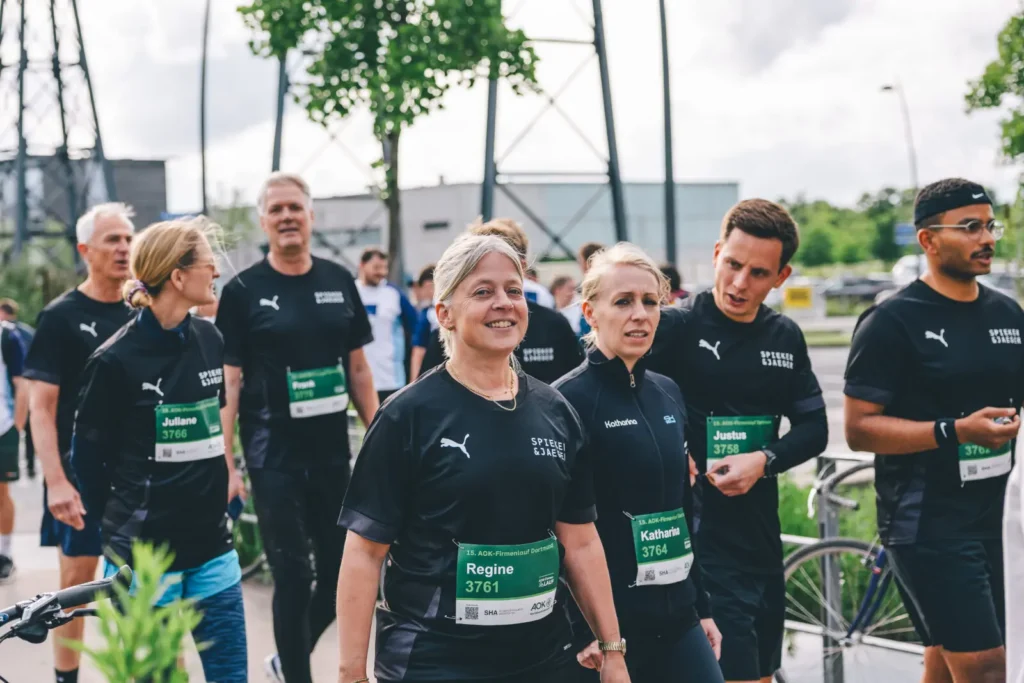 Läufer in Sportbekleidung beim Event